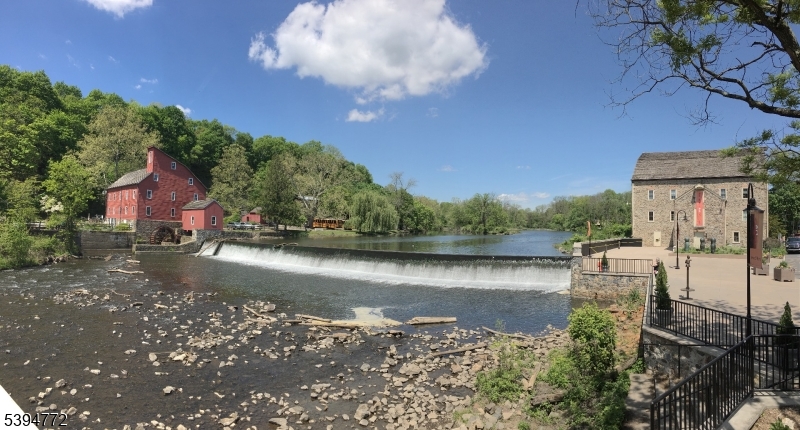 Clinton Town, New Jersey, 08809, United States, 3 Bedrooms Bedrooms, ,2 BathroomsBathrooms,Residential,For Sale,1989455