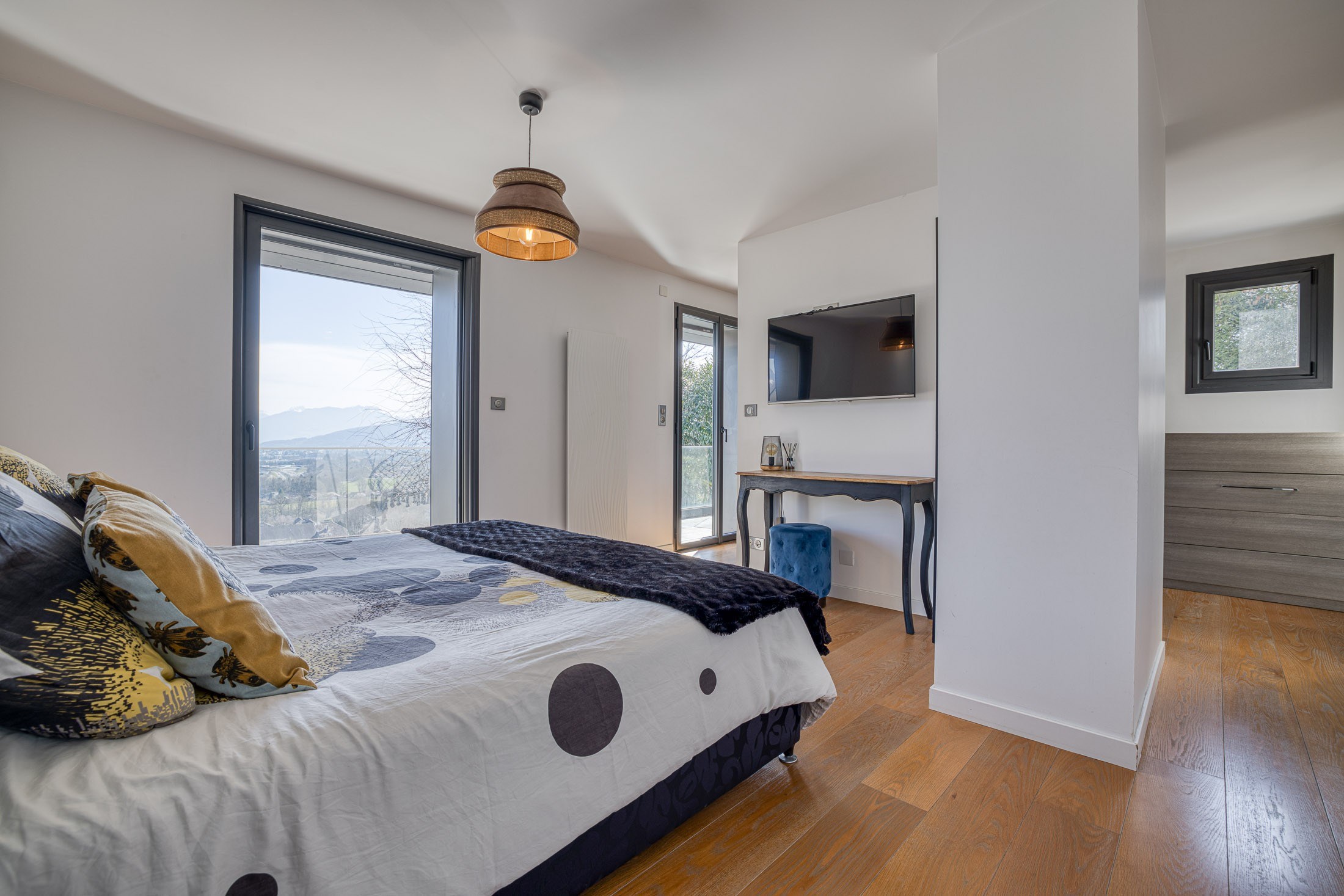  Renovated Contemporary Villa with Lake and Mountain Views – Annecy Heights - 物件實景