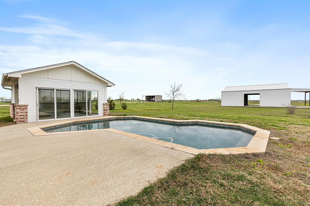 Holland, Texas, 76534, United States, 6 Bedrooms Bedrooms, ,6 BathroomsBathrooms,Residential,For Sale,1986068