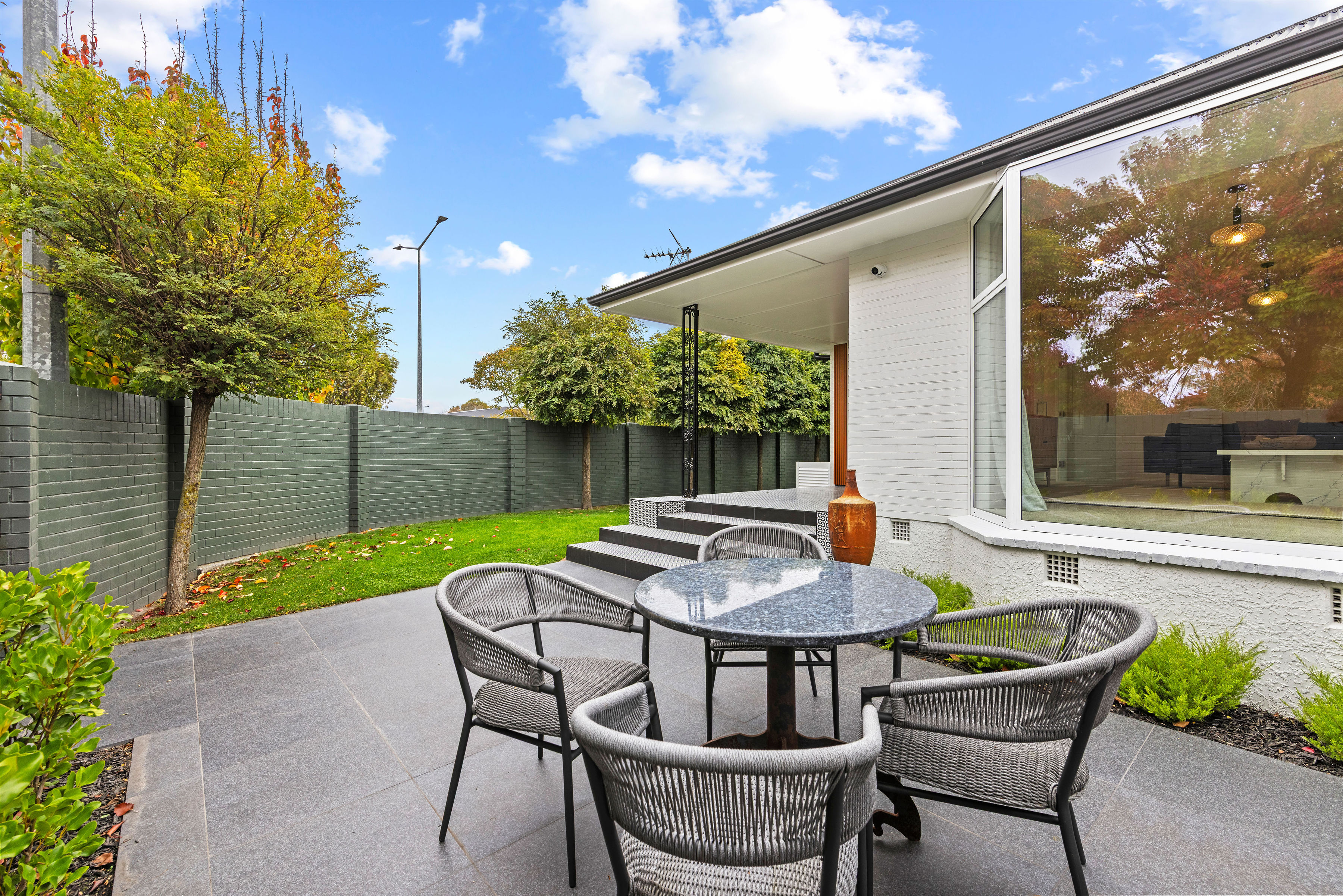  1970’s Architecture, Beautifully Reimagined - 物件實景