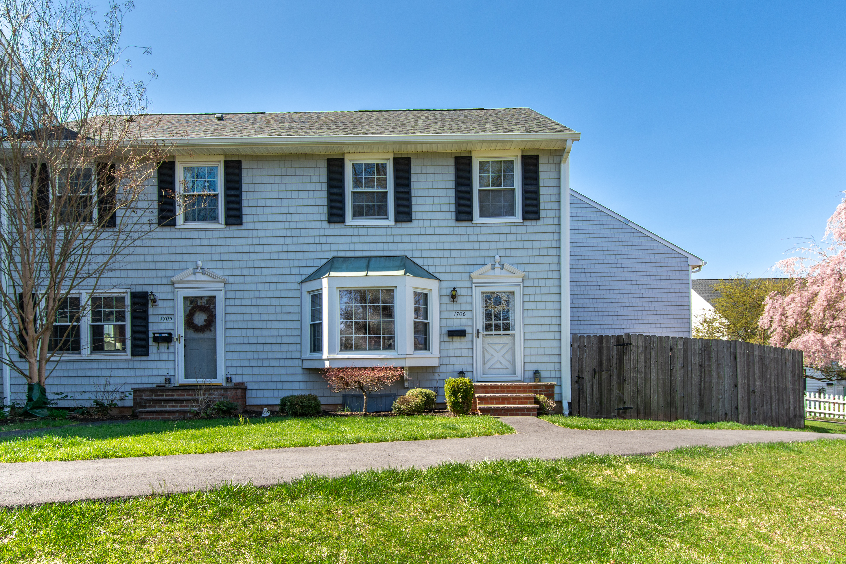  Williamsburg Square Townhouse with New Kitchen, Floors & Bath - 物件實景