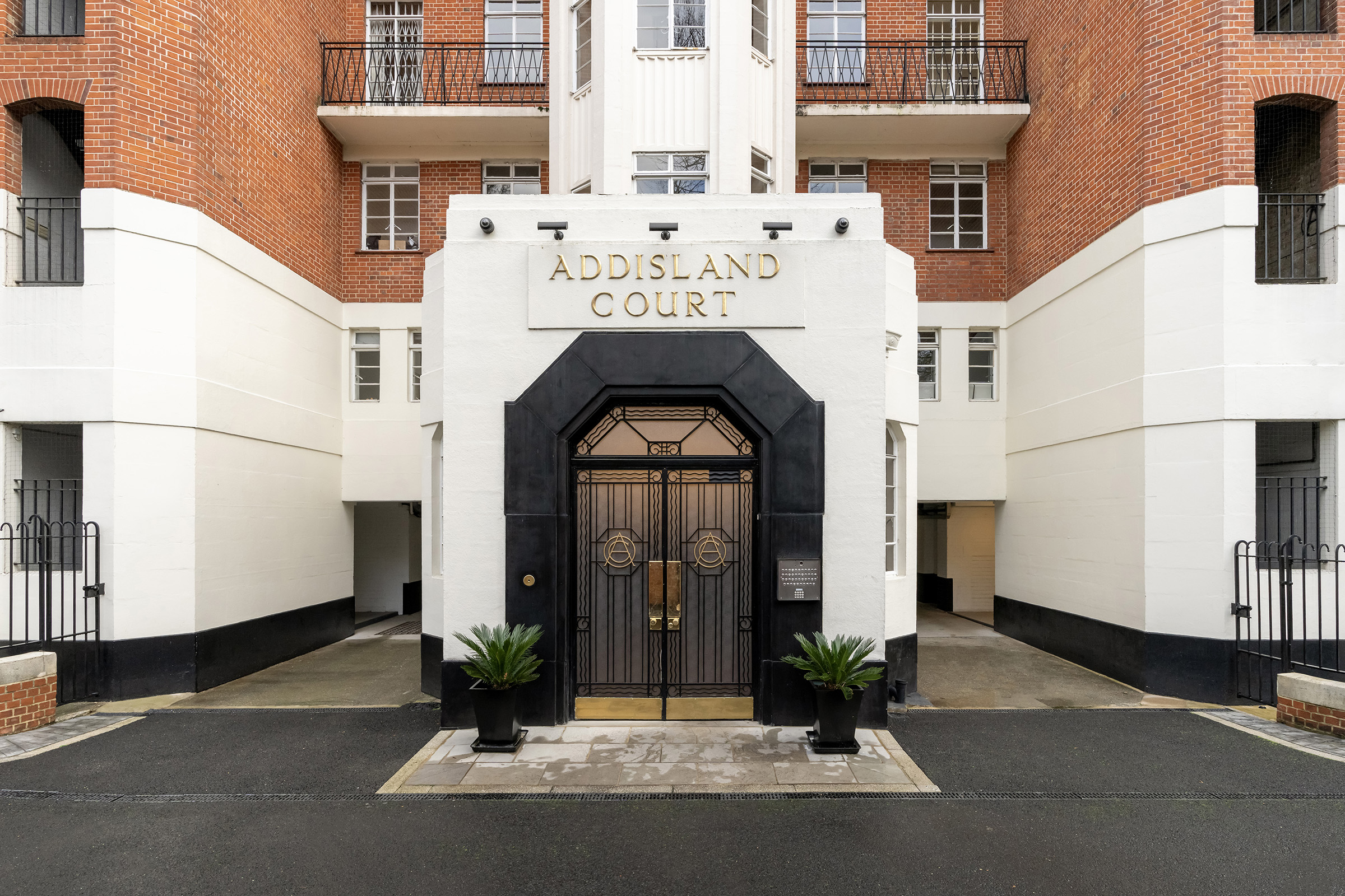 A Three-Bedroom Apartment in a Prime Holland Park Mansion Block - 物件實景