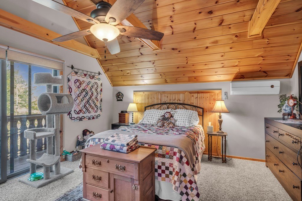 Hayesville, North Carolina, 28904, United States, 3 Bedrooms Bedrooms, ,3 BathroomsBathrooms,Residential,For Sale,1834730
