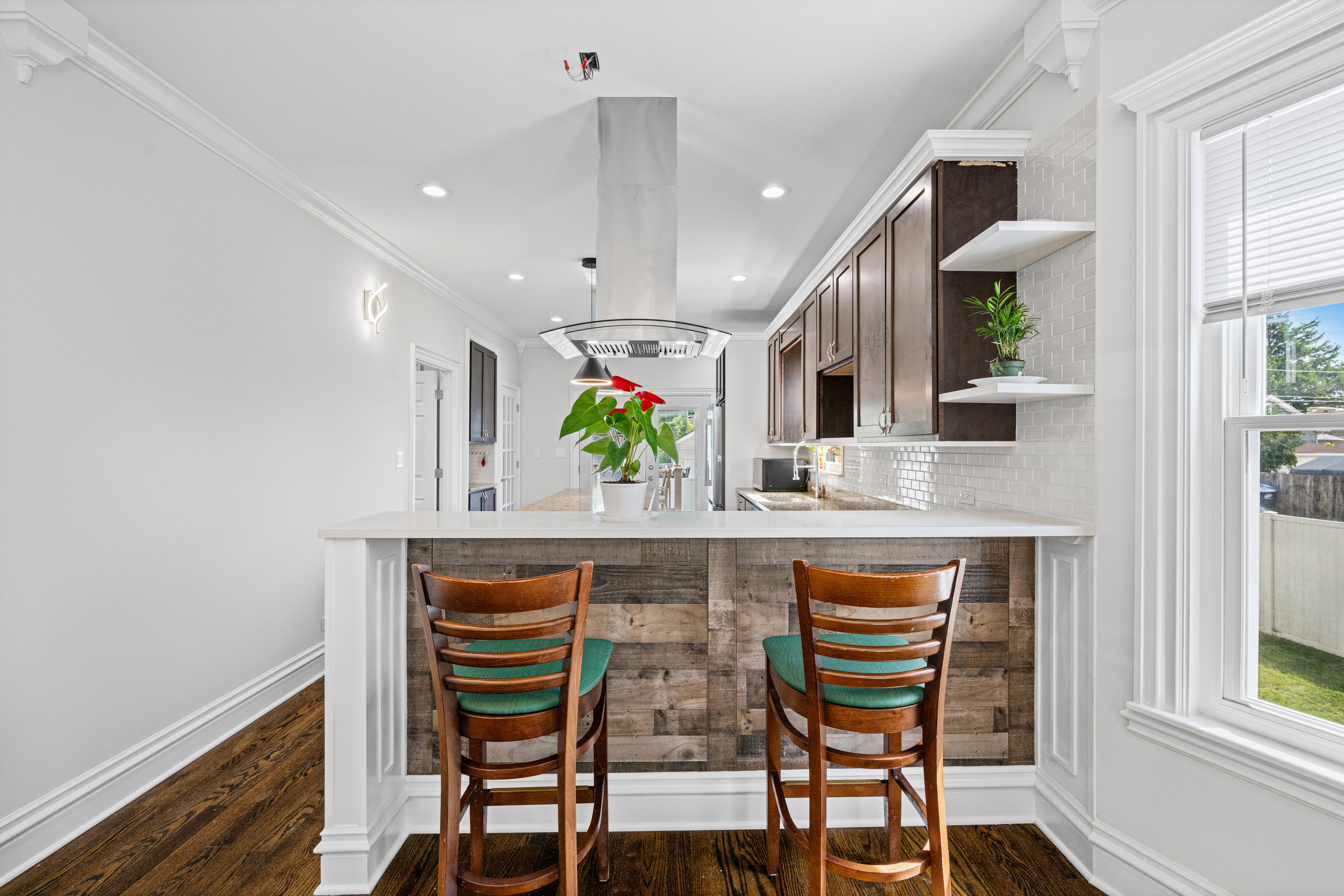  This Newly Rehabbed House has Been Completely Re-Done Top to Bottom - 物件實景
