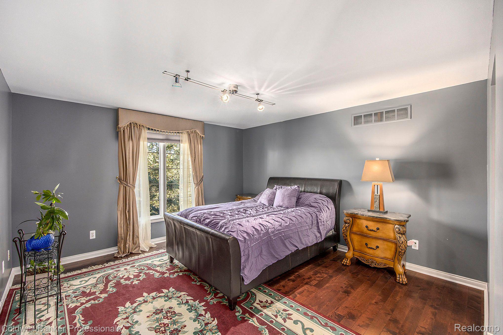 Oakland, Michigan, 48363, United States, 4 Bedrooms Bedrooms, ,6 BathroomsBathrooms,Residential,For Sale,1986538