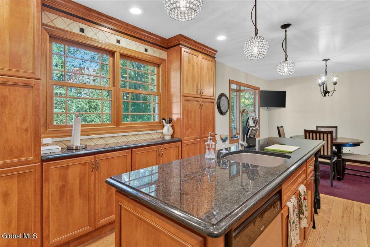 Clifton Park, New York, 12065, United States, 4 Bedrooms Bedrooms, ,3 BathroomsBathrooms,Residential,For Sale,1968691