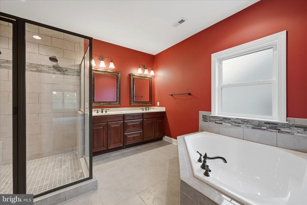 Winchester, Virginia, 22602, United States, 6 Bedrooms Bedrooms, ,5 BathroomsBathrooms,Residential,For Sale,2032756