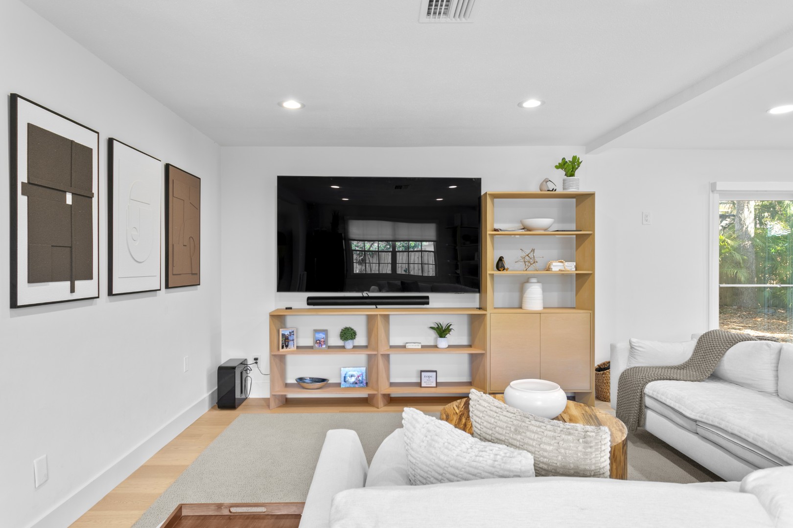 Tampa, Florida, 33629, United States, 4 Bedrooms Bedrooms, ,5 BathroomsBathrooms,Residential,For Sale,2010401