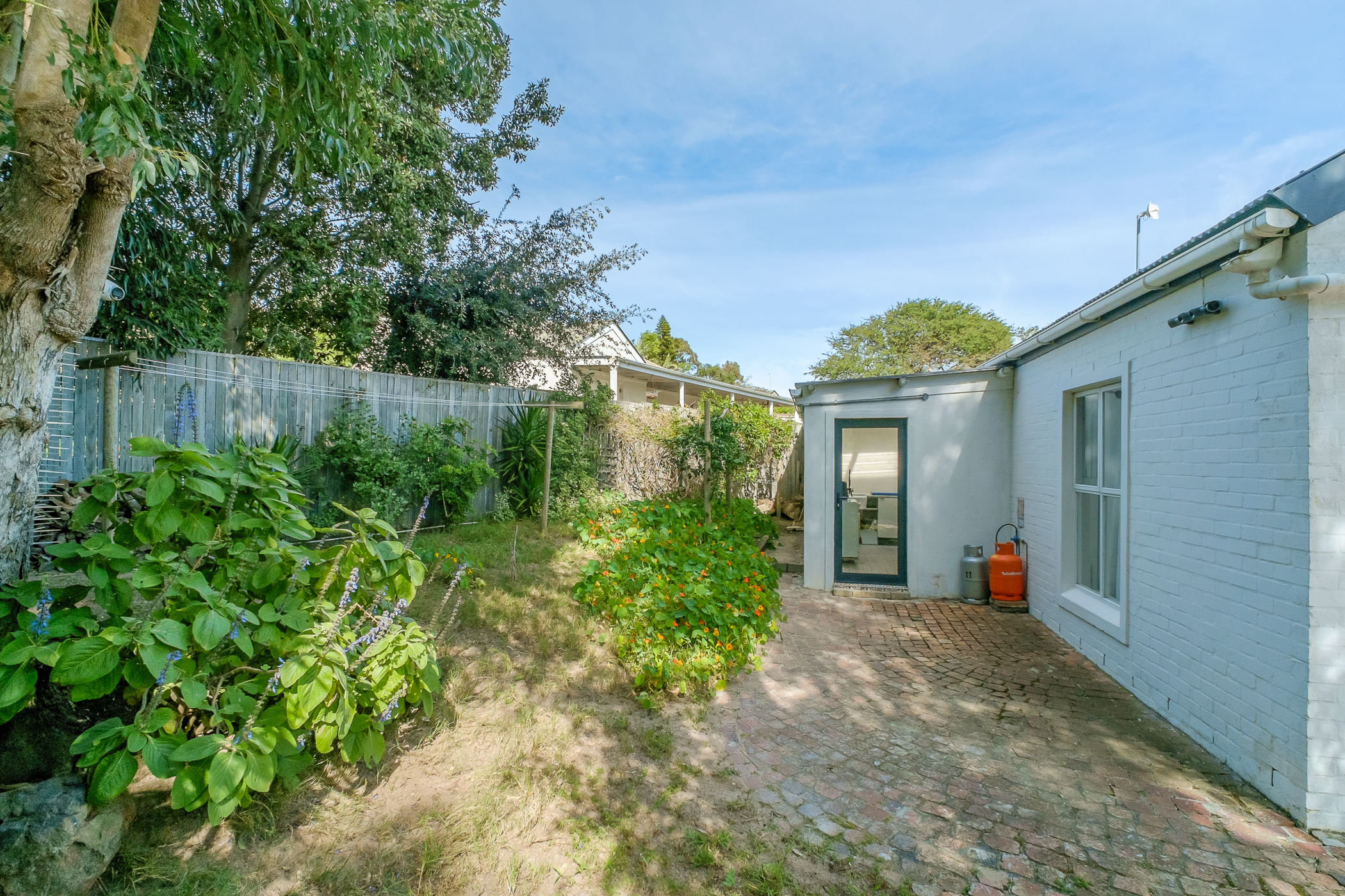  COASTAL LIVING IN THE HEART OF IMHOFF