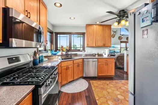 Viola, Wisconsin, 54664, United States, 5 Bedrooms Bedrooms, ,4 BathroomsBathrooms,Residential,For Sale,1974887