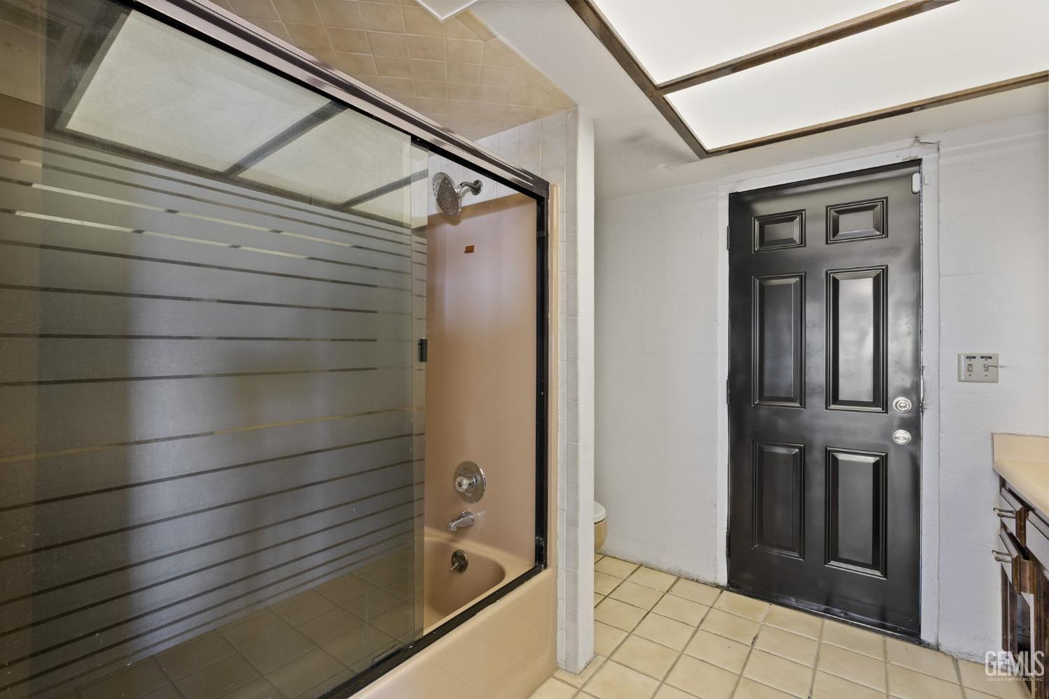 Mc Farland, California, 93250, United States, 3 Bedrooms Bedrooms, ,2 BathroomsBathrooms,Residential,For Sale,1994754