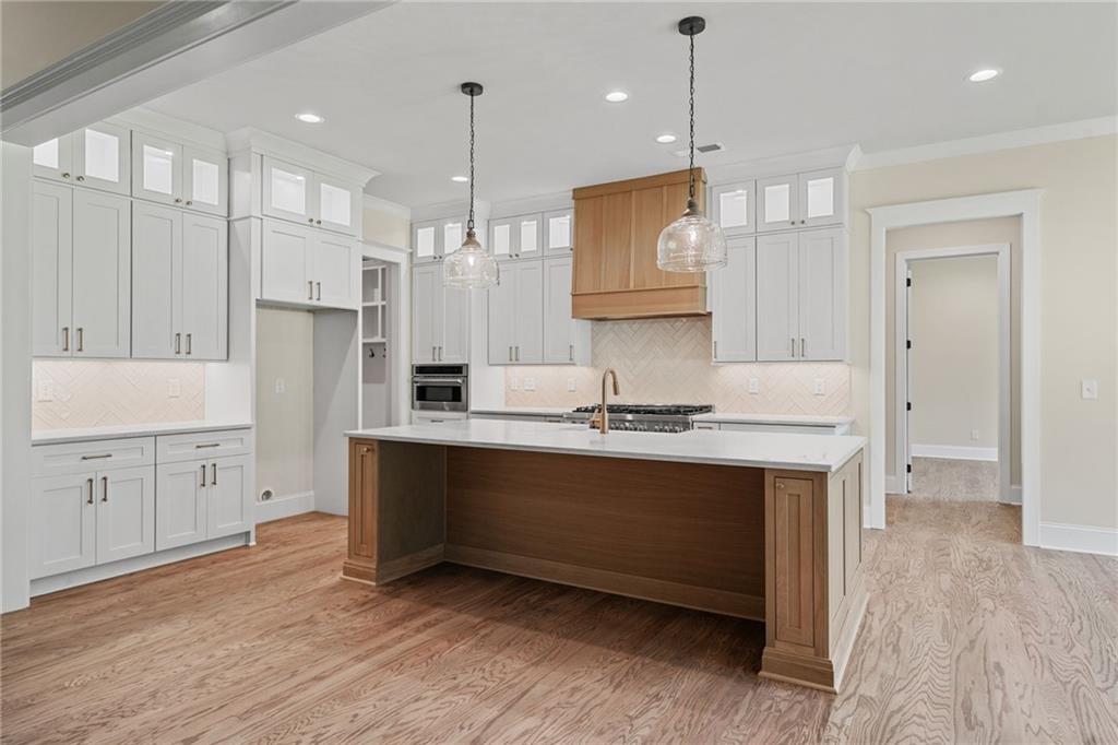 Gainesville, Georgia, 30506, United States, 4 Bedrooms Bedrooms, ,5 BathroomsBathrooms,Residential,For Sale,2008564