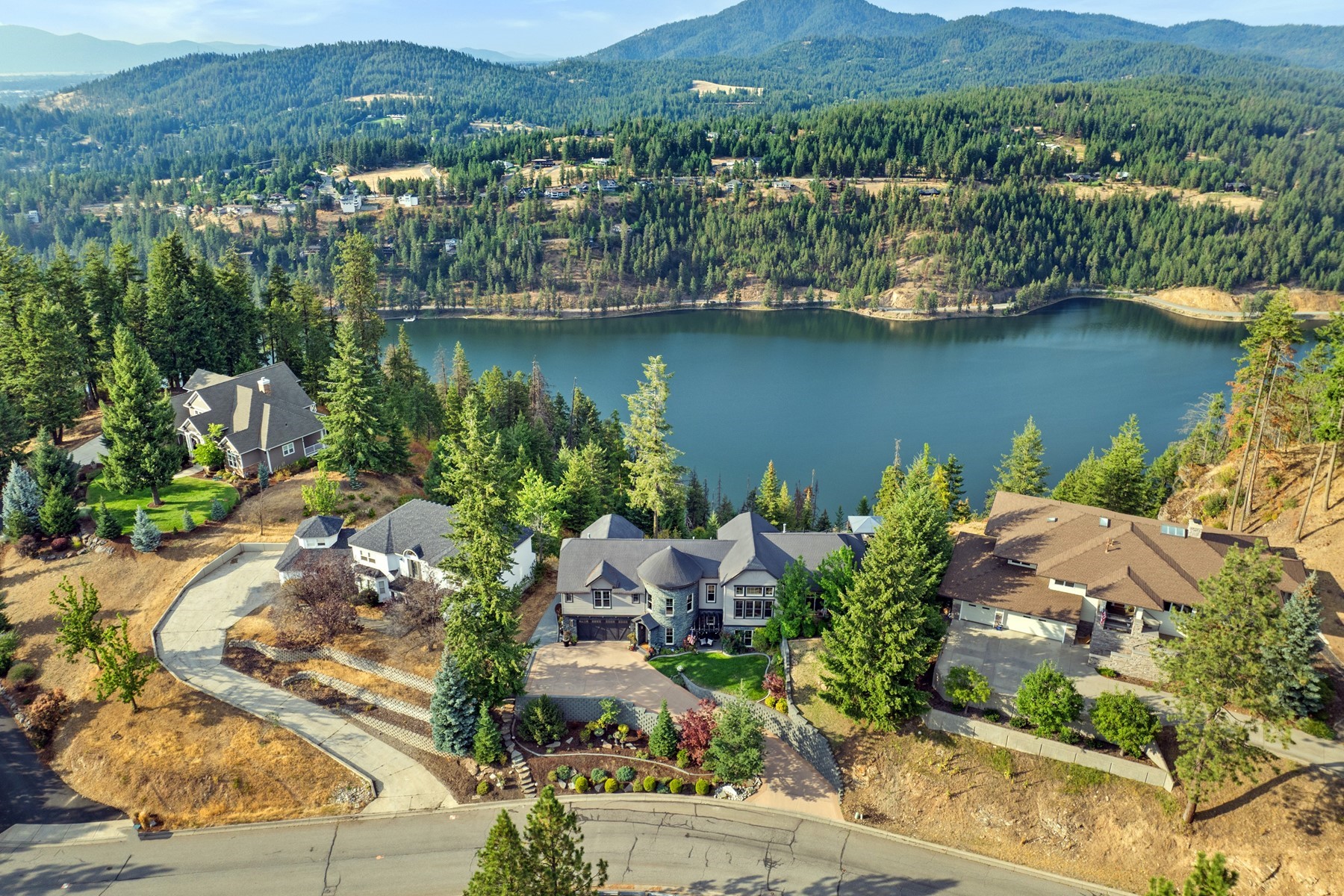  Stunning Contemporary Home with Lake Views - 物件實景