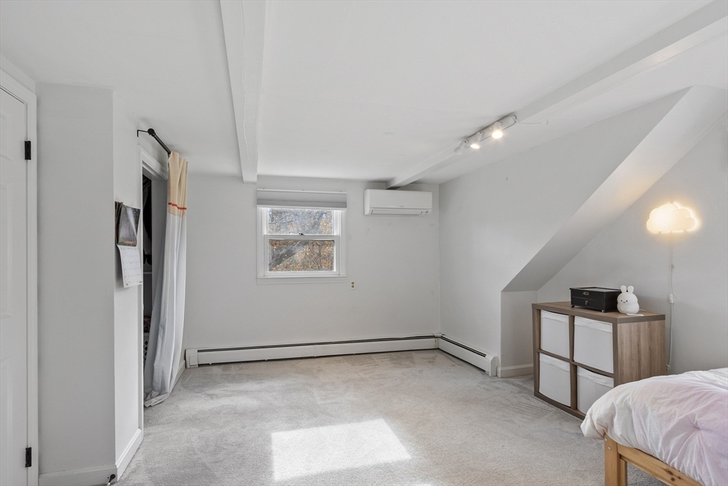 Hamilton, Massachusetts, 01982, United States, 4 Bedrooms Bedrooms, ,2 BathroomsBathrooms,Residential,For Sale,1989221