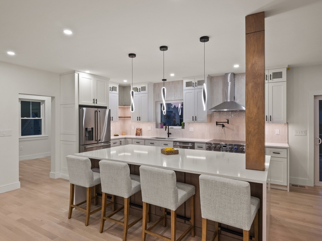 Wakefield, Massachusetts, 01880, United States, 4 Bedrooms Bedrooms, ,5 BathroomsBathrooms,Residential,For Sale,1938527