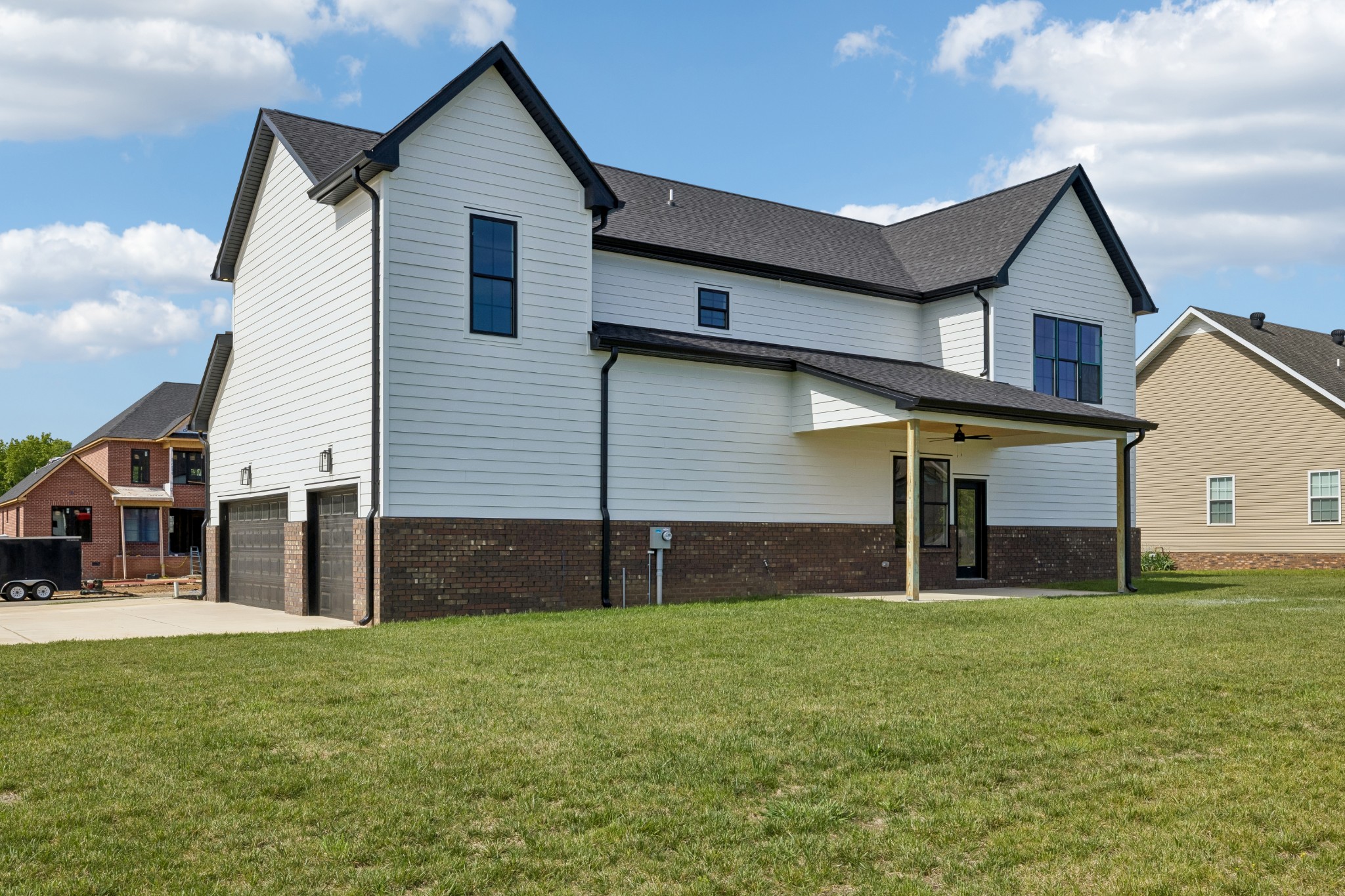 Clarksville, Tennessee, 37043, United States, 4 Bedrooms Bedrooms, ,4 BathroomsBathrooms,Residential,For Sale,2040134