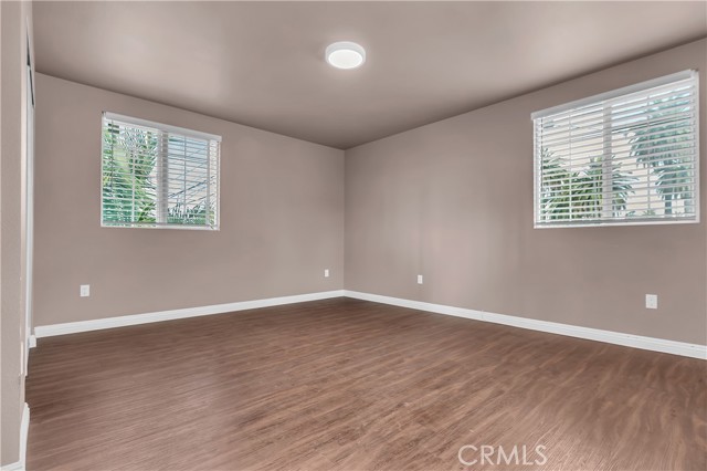 Los Angeles, California, 90062, United States, 5 Bedrooms Bedrooms, ,Residential,For Sale,1975907