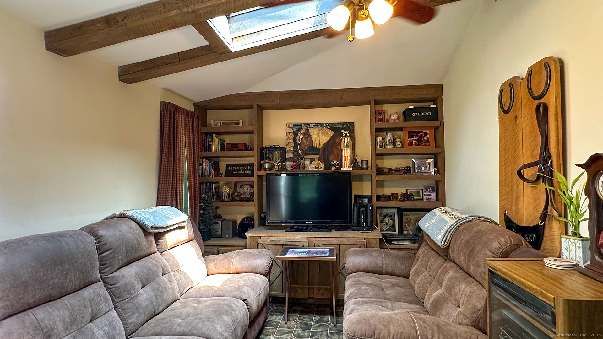 Newtown, Connecticut, 06482, United States, 2 Bedrooms Bedrooms, ,1 BathroomBathrooms,Residential,For Sale,1908784