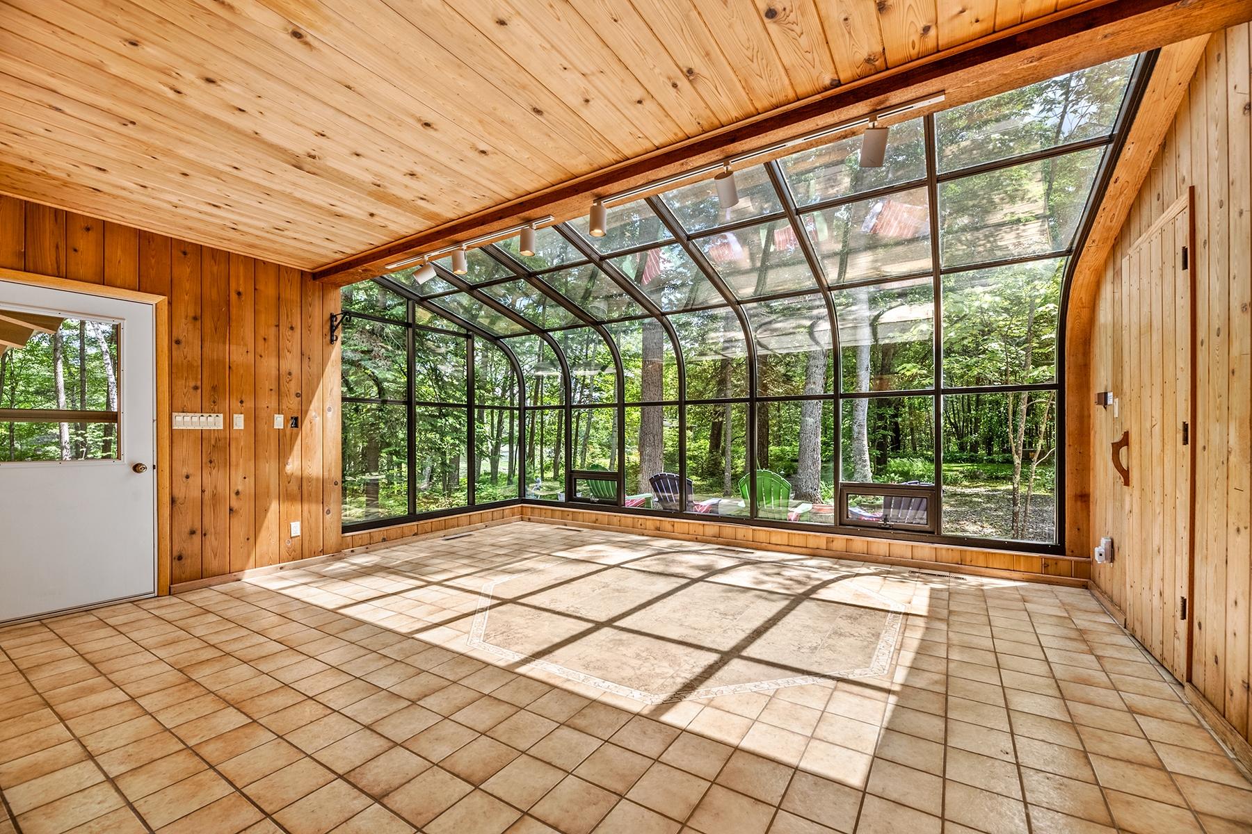 Manitowish Waters, Wisconsin, 54545, United States, 4 Bedrooms Bedrooms, ,3 BathroomsBathrooms,Residential,For Sale,1974750