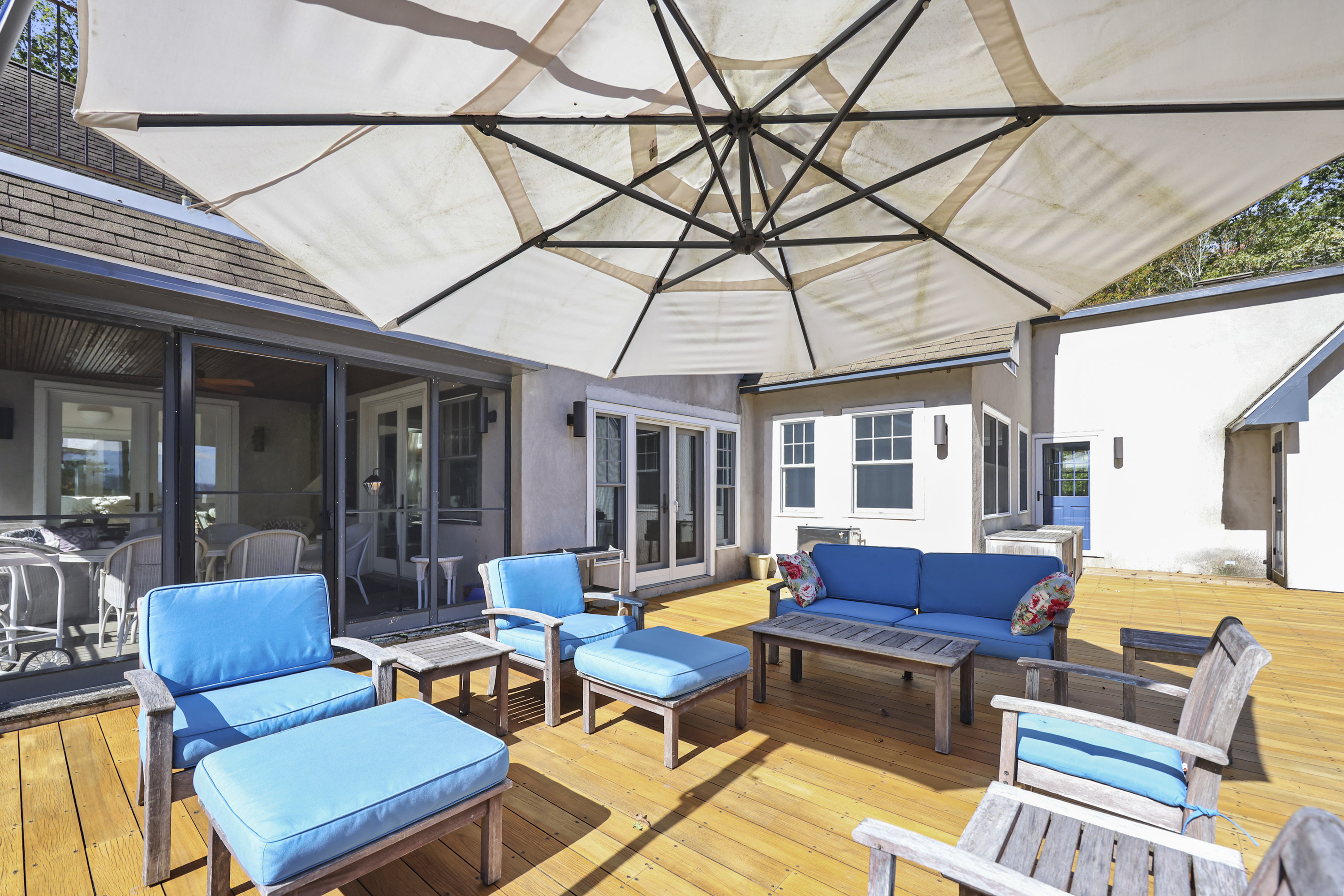  Exquisite Tudor Estate Set on 18+ Breathtaking Acres with Stunning Panoramic Vie - 物件實景