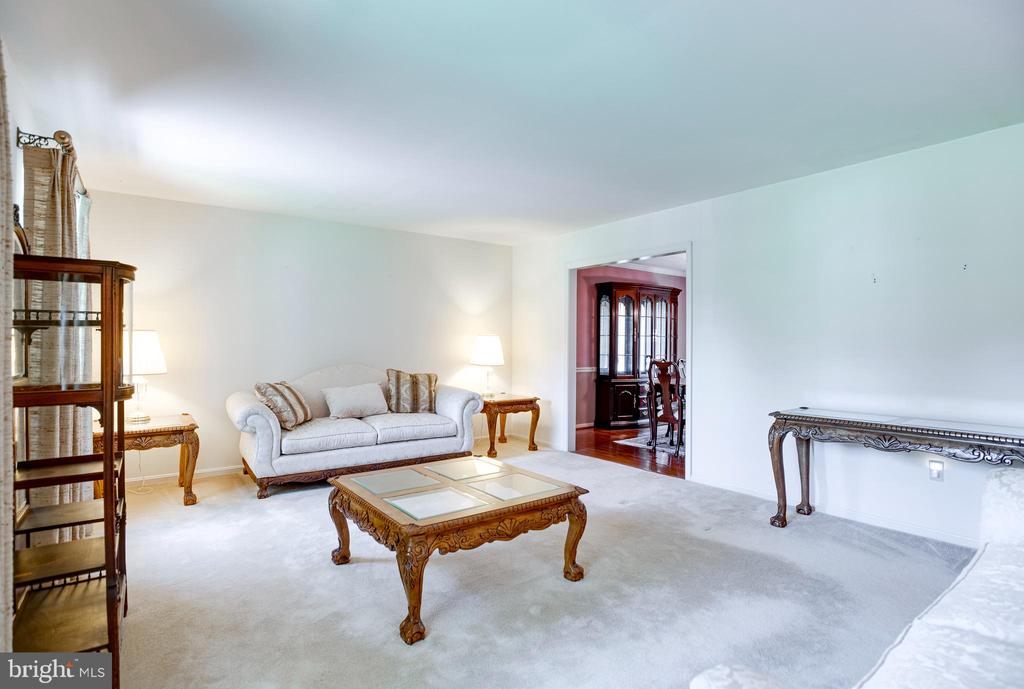 Warrenton, Virginia, 20187, United States, 3 Bedrooms Bedrooms, ,3 BathroomsBathrooms,Residential,For Sale,2049291