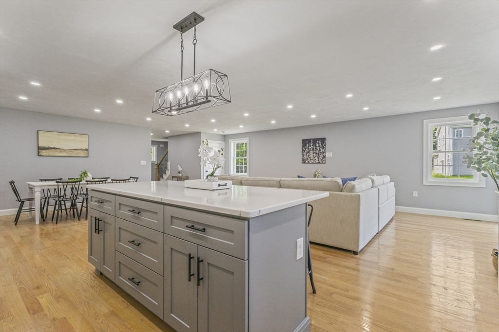 Attleboro, Massachusetts, 02703, United States, 4 Bedrooms Bedrooms, ,3 BathroomsBathrooms,Residential,For Sale,1924385