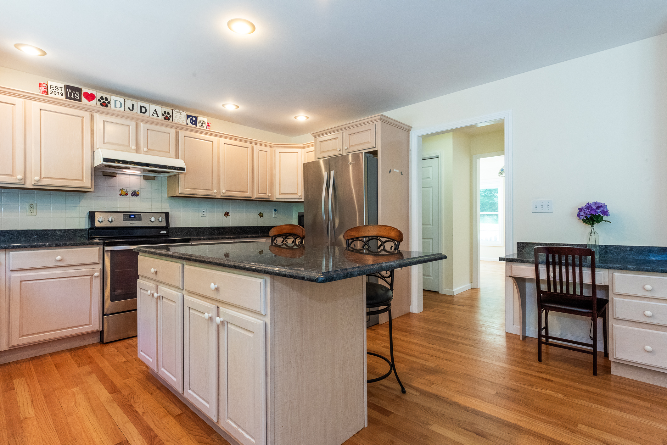  Classic Colonial Nestled on 3 Private Acres in Autumn Ridge - 物件實景