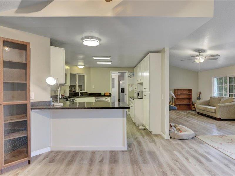 Grass Valley, California, 95949, United States, 3 Bedrooms Bedrooms, ,2 BathroomsBathrooms,Residential,For Sale,1982104