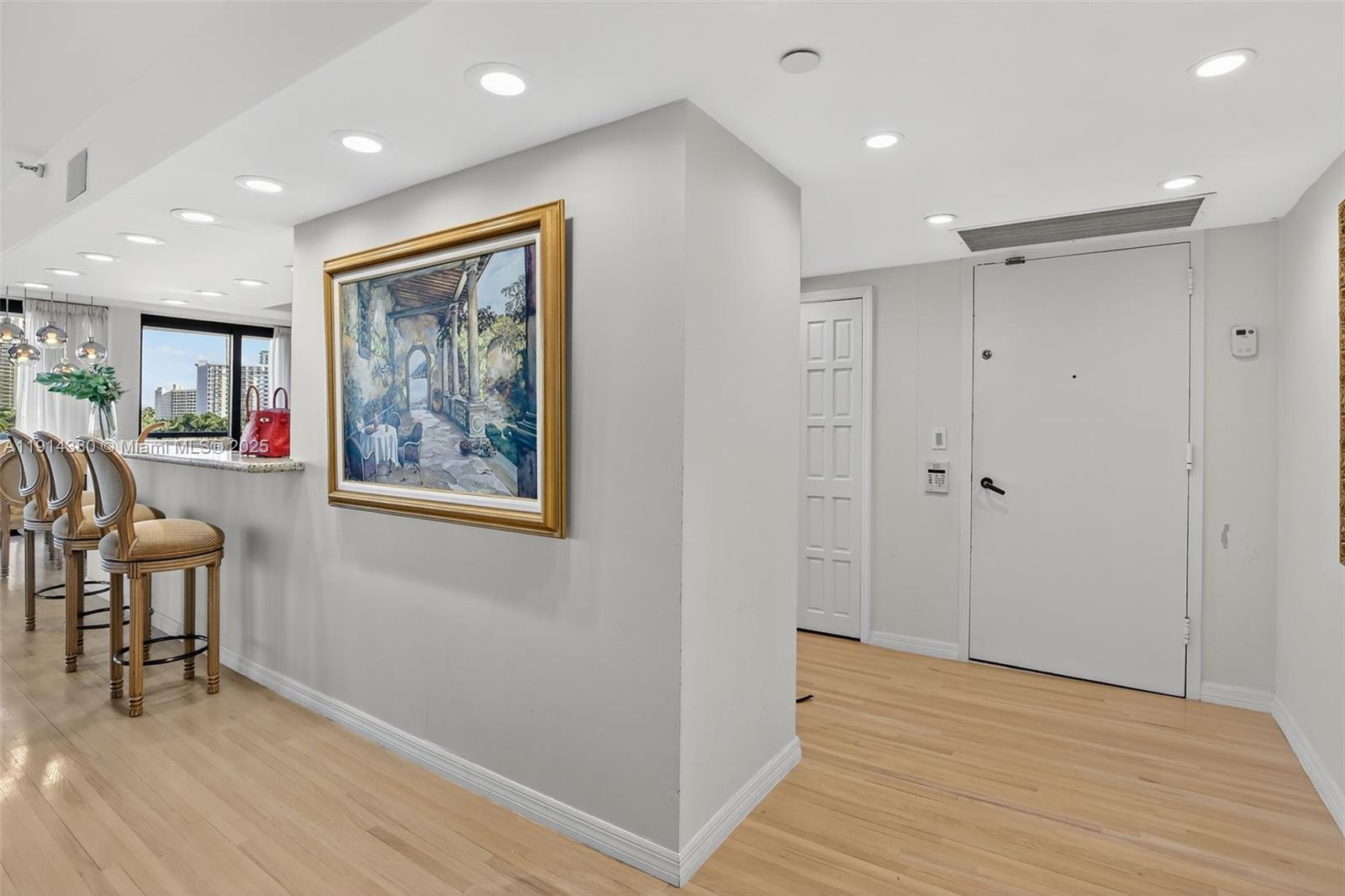 Aventura, Florida, 33180, United States, 3 Bedrooms Bedrooms, ,3 BathroomsBathrooms,Residential,For Sale,1994376