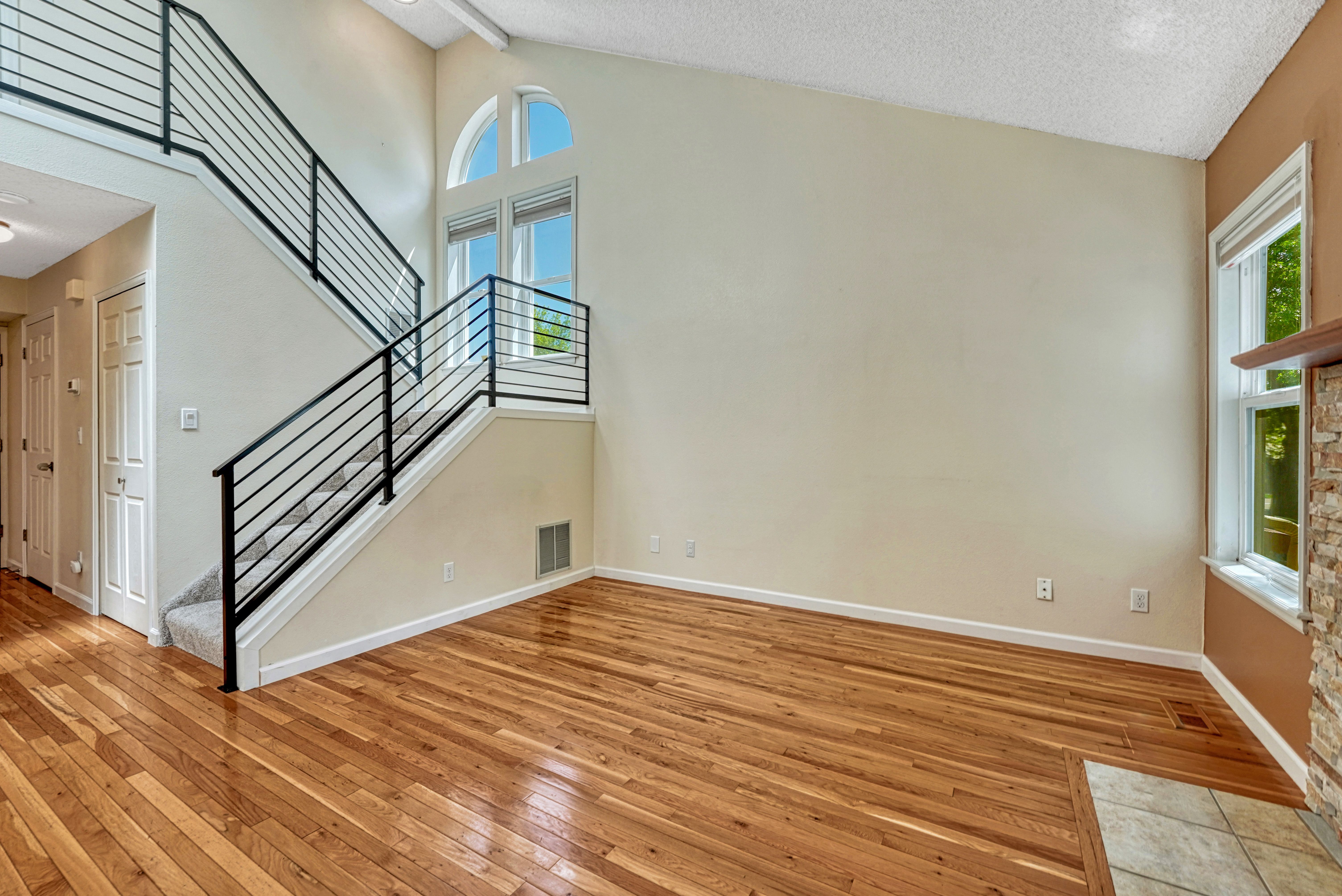  Rockrimmon Townhome with Trail Access & Private Patio - 物件實景