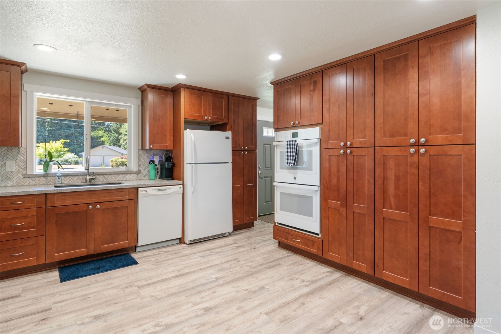 Olympia, Washington, 98512, United States, 3 Bedrooms Bedrooms, ,2 BathroomsBathrooms,Residential,For Sale,1992441