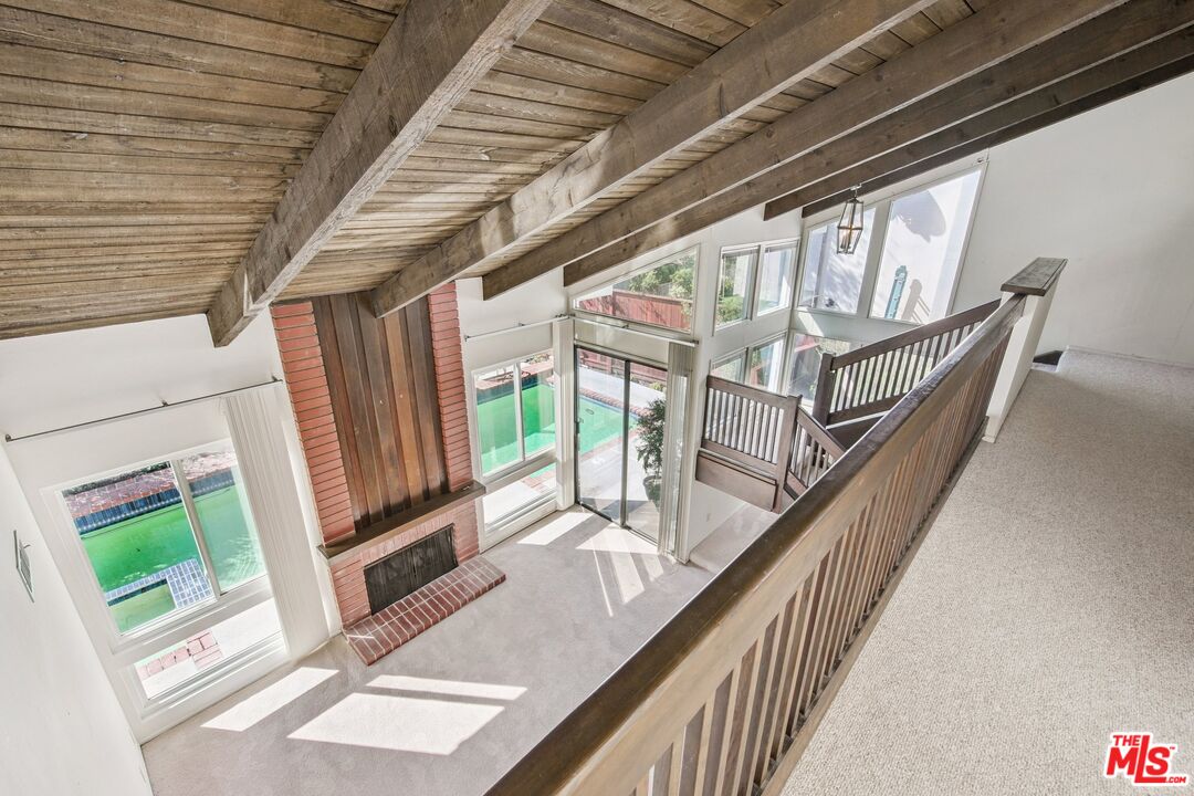 Pacific Palisades, California, 90272, United States, 4 Bedrooms Bedrooms, ,3 BathroomsBathrooms,Residential,For Sale,1989608