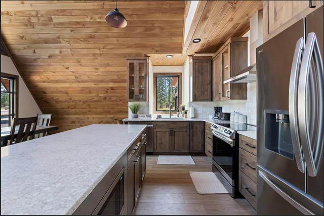 Lead, South Dakota, 57754, United States, 5 Bedrooms Bedrooms, ,1 BathroomBathrooms,Residential,For Sale,1998028