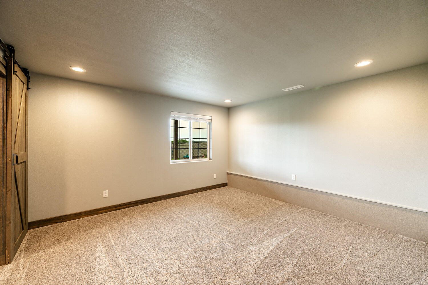 Sheridan, Wyoming, 82801, United States, 3 Bedrooms Bedrooms, ,3 BathroomsBathrooms,Residential,For Sale,1885814