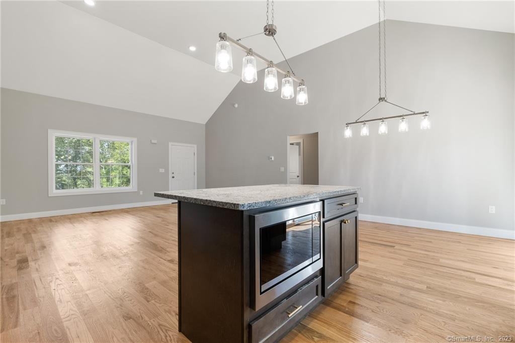 East Hampton, Connecticut, 06424, United States, 3 Bedrooms Bedrooms, ,2 BathroomsBathrooms,Residential,For Sale,1998442