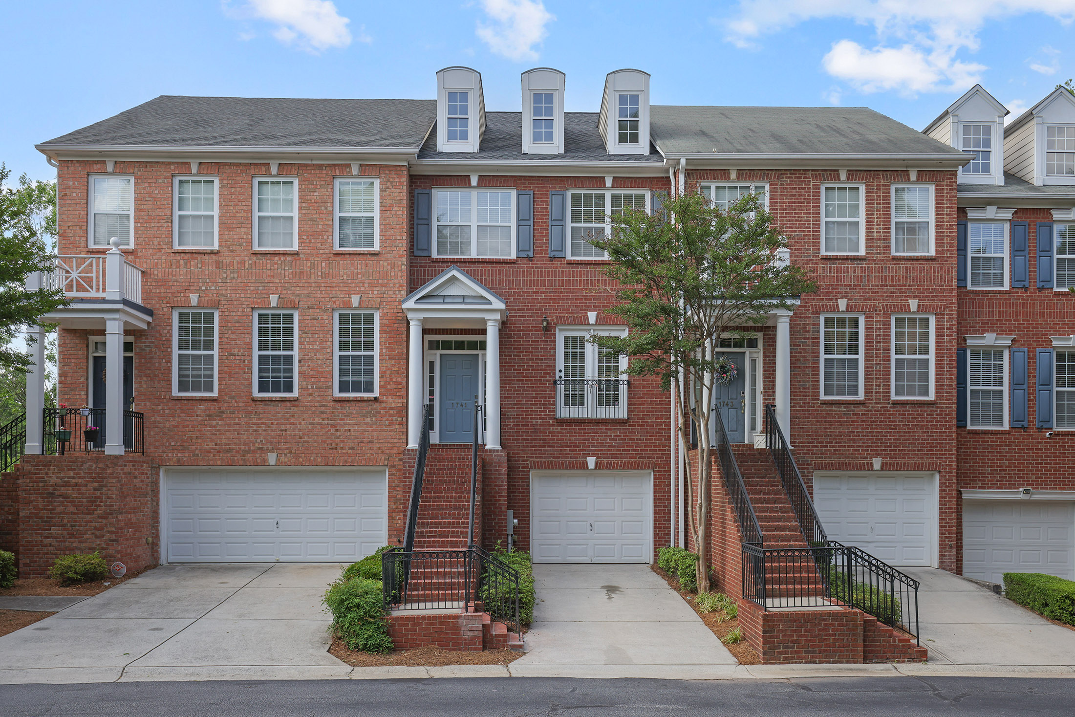  Move-in Ready Townhome in Highlands View - 物件實景