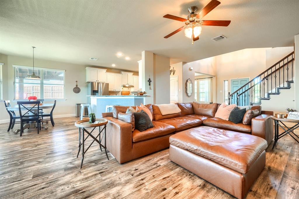 Rockwall, Texas, 75087, United States, 4 Bedrooms Bedrooms, ,4 BathroomsBathrooms,Residential,For Sale,1955135