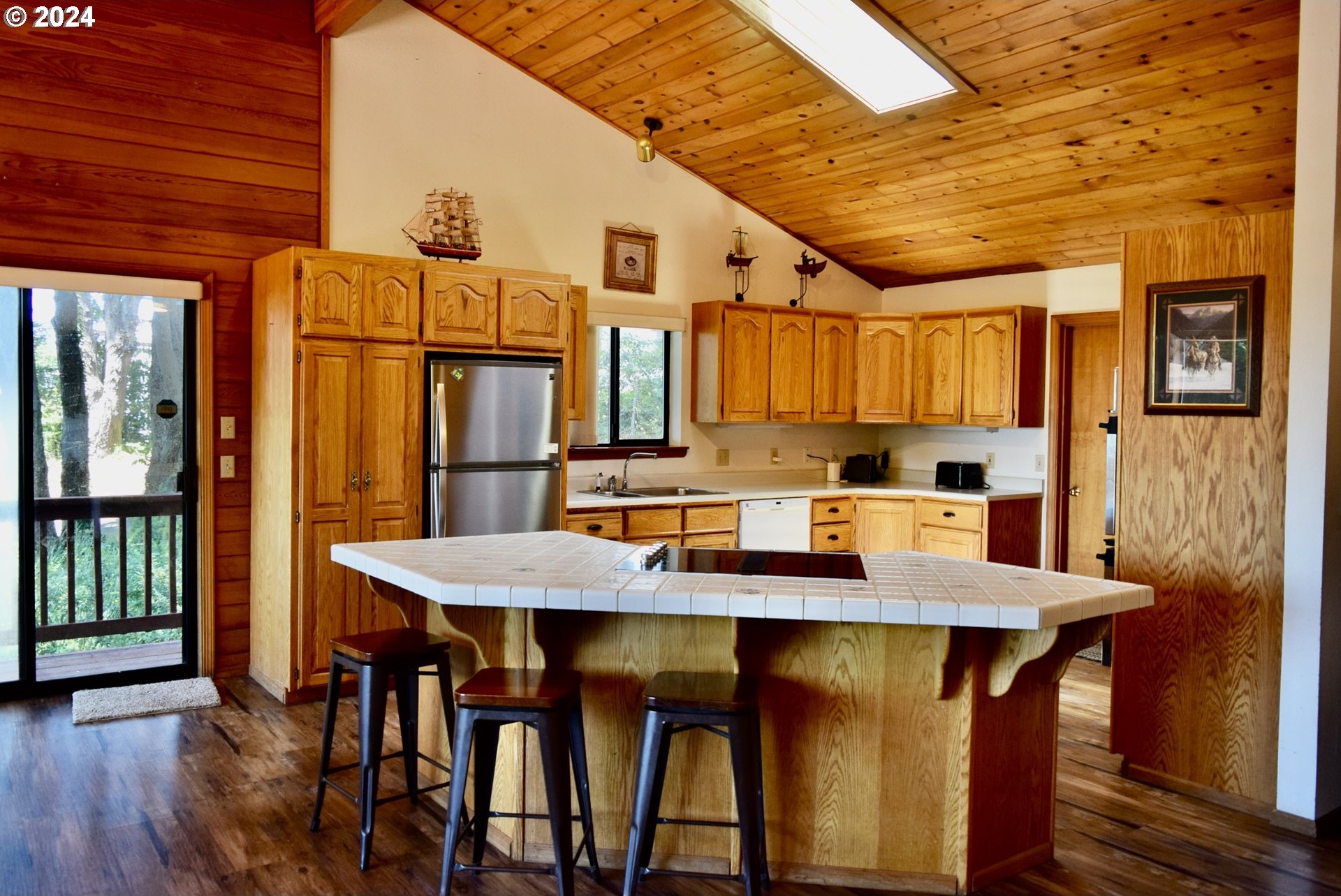 Gold Beach, Oregon, 97444, United States, 3 Bedrooms Bedrooms, ,3 BathroomsBathrooms,Residential,For Sale,1888635