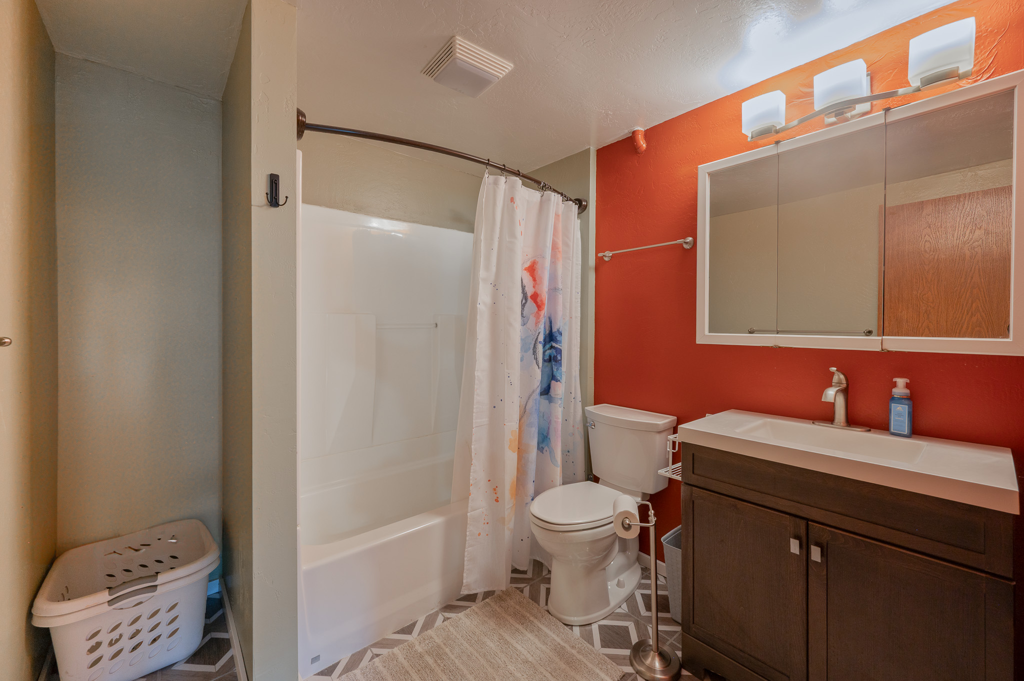Clancy, Montana, 59634, United States, 4 Bedrooms Bedrooms, ,3 BathroomsBathrooms,Residential,For Sale,1914353