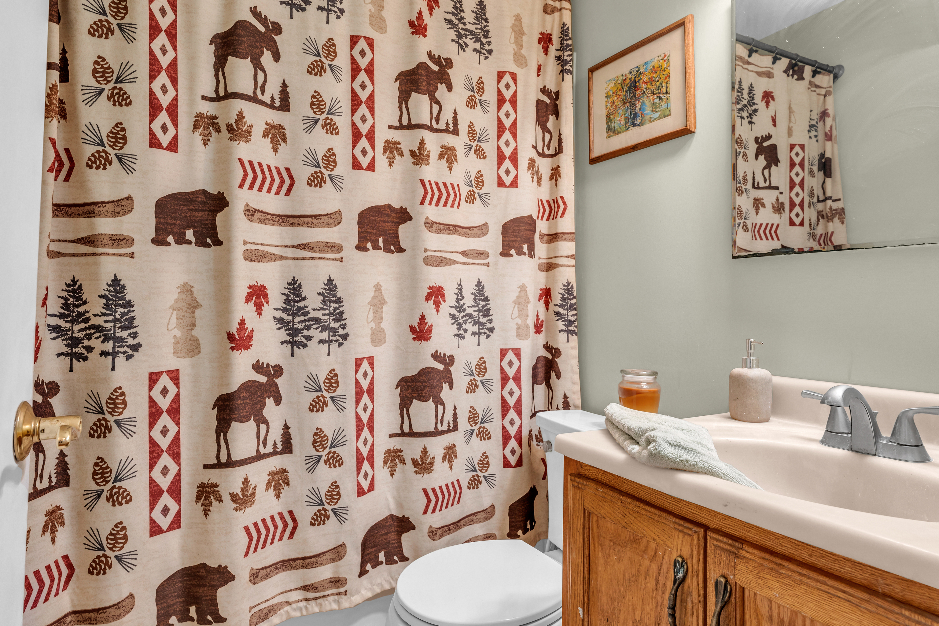 Guilford, Connecticut, 06437, United States, 3 Bedrooms Bedrooms, ,2 BathroomsBathrooms,Residential,For Sale,1994597