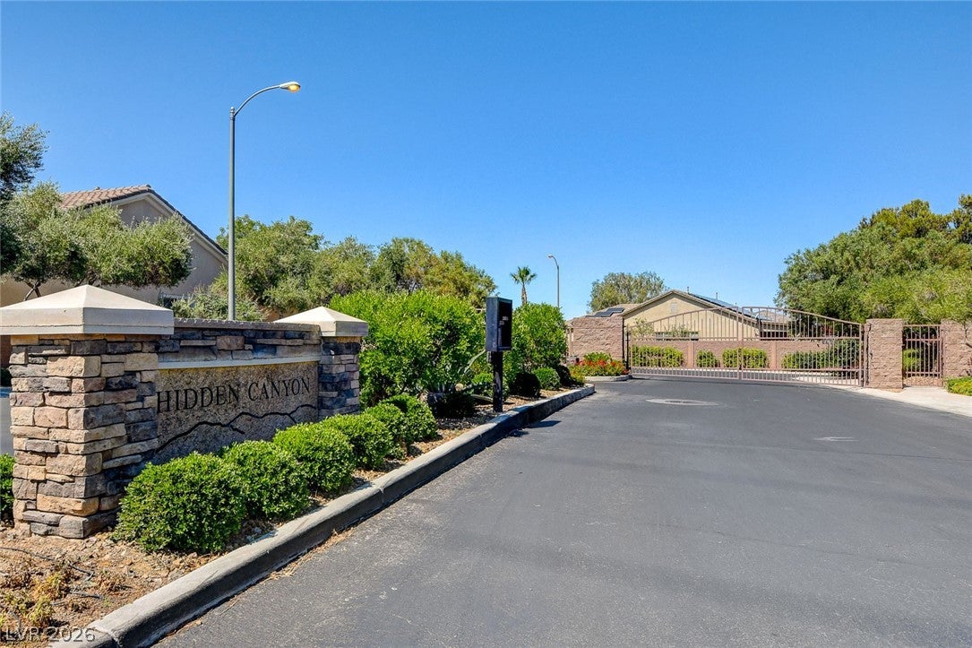 Henderson, Nevada, 89052, United States, 3 Bedrooms Bedrooms, ,3 BathroomsBathrooms,Residential,For Sale,2024085