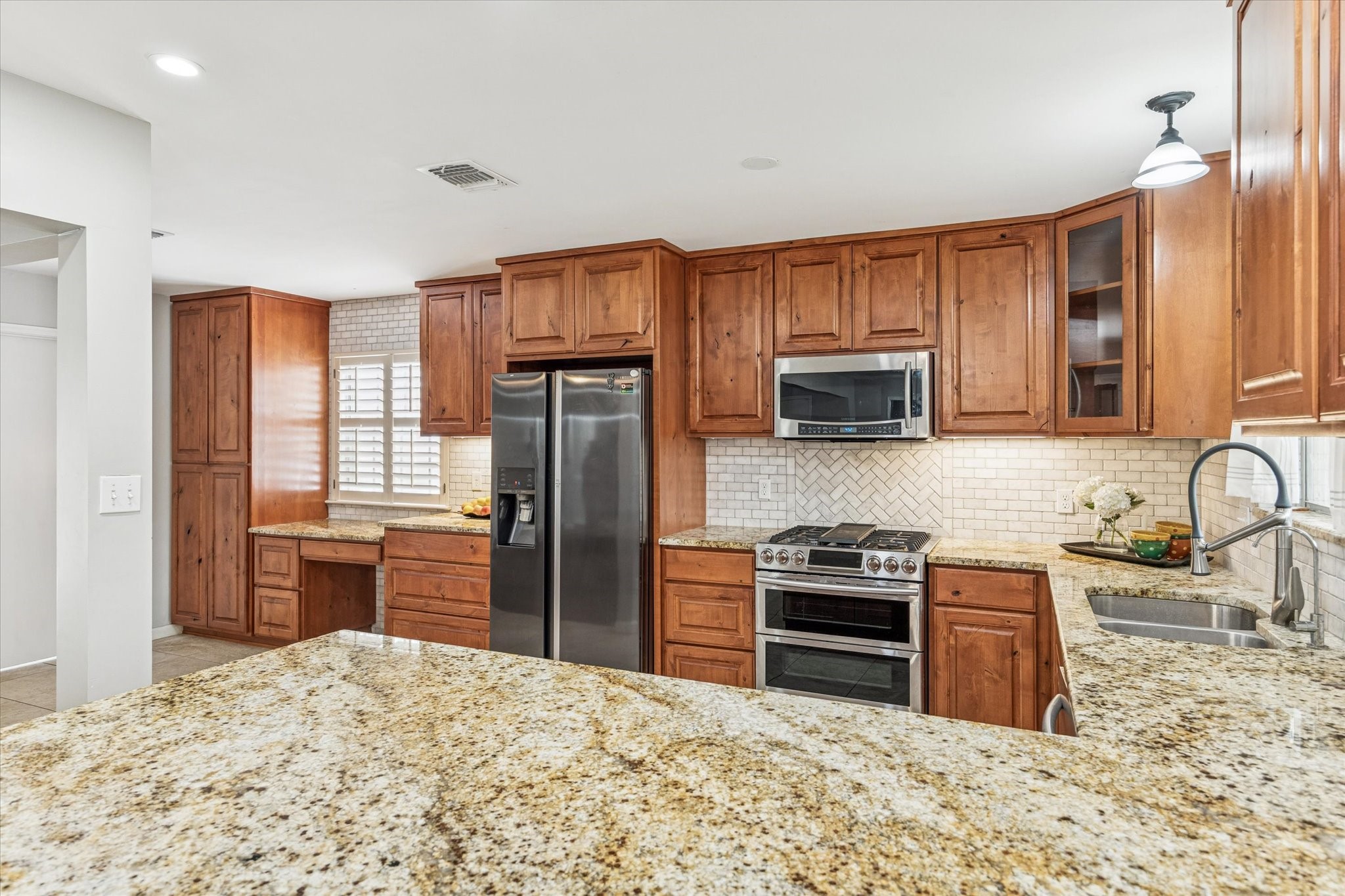  2310 Walnut Bend Lane - 物件實景