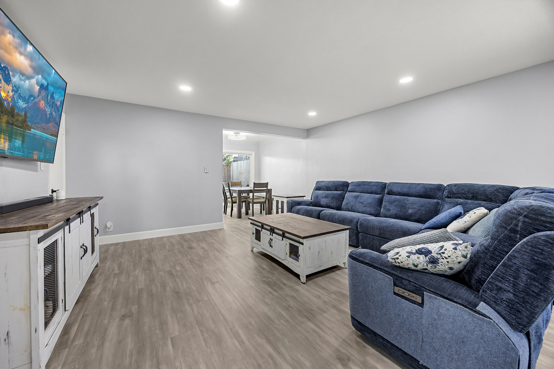 Fullerton, California, 92831, United States, 2 Bedrooms Bedrooms, ,1 BathroomBathrooms,Residential,For Sale,2002519