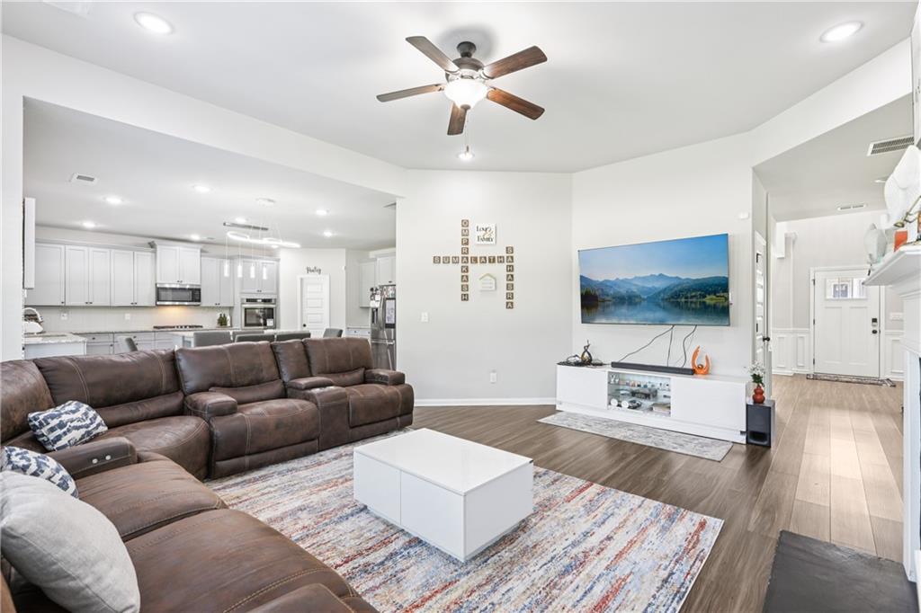 Mcdonough, Georgia, 30252, United States, 5 Bedrooms Bedrooms, ,3 BathroomsBathrooms,Residential,For Sale,1983441