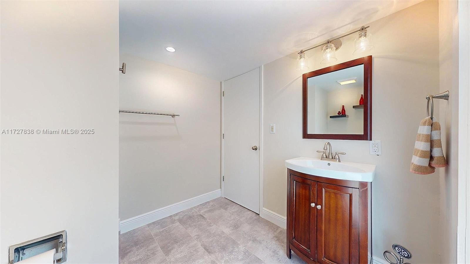 Key Largo, Florida, 33037, United States, 3 Bedrooms Bedrooms, ,3 BathroomsBathrooms,Residential,For Sale,1975772