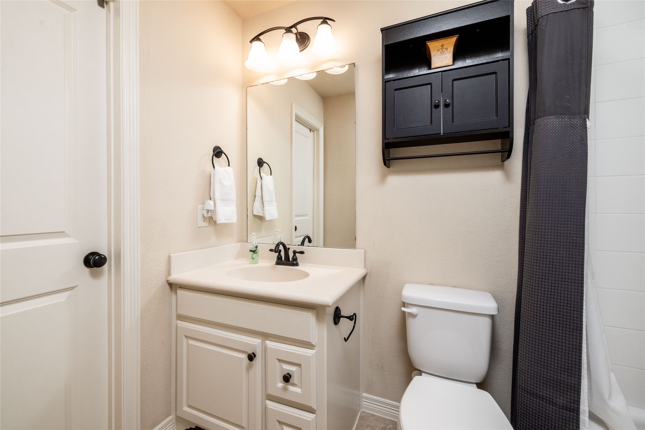 Roanoke, Texas, 76262, United States, 4 Bedrooms Bedrooms, ,5 BathroomsBathrooms,Residential,For Sale,1827754