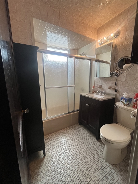 Everett, Massachusetts, 02149, United States, 3 Bedrooms Bedrooms, ,3 BathroomsBathrooms,Residential,For Sale,1923933