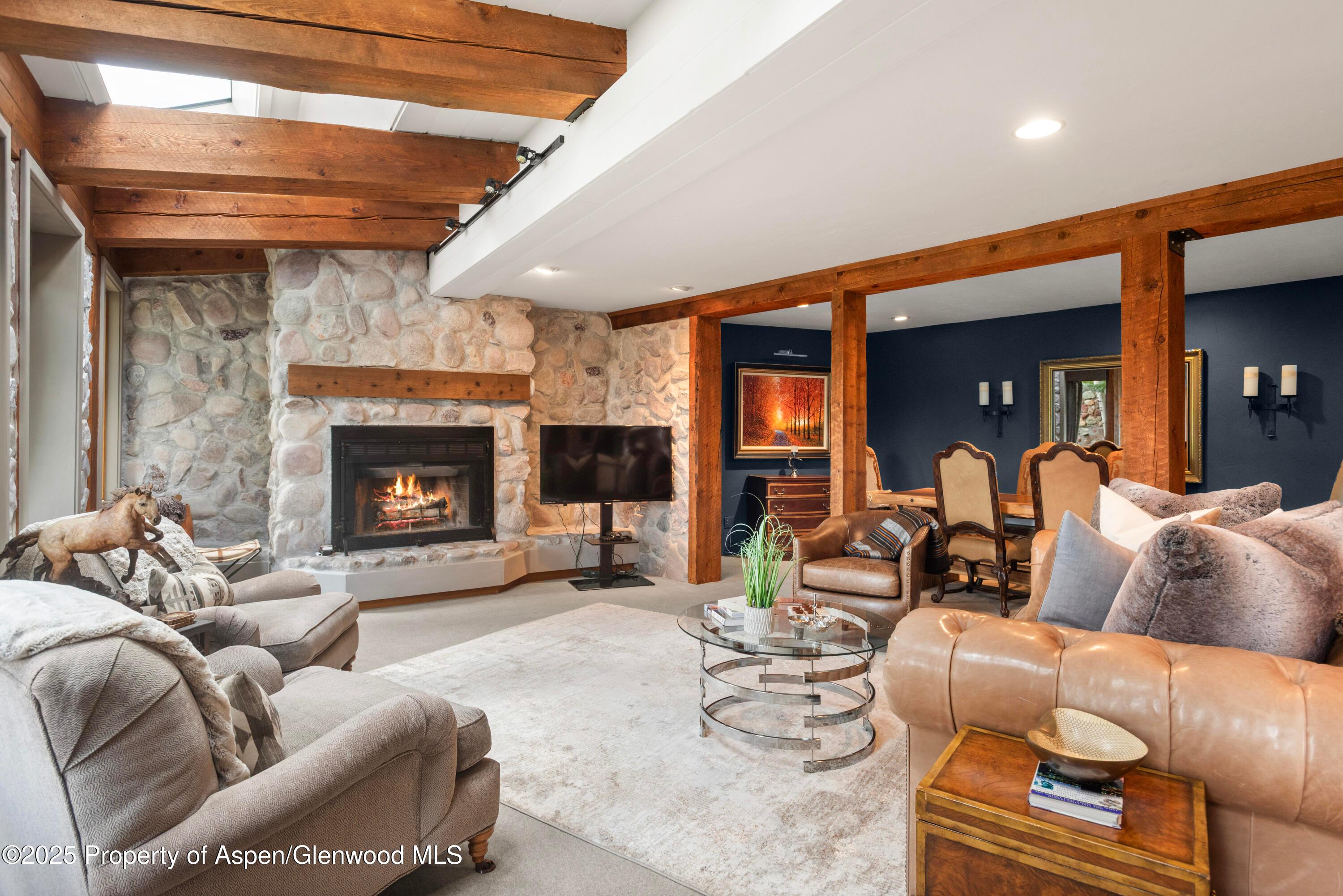 Aspen, Colorado, 81611, United States, 3 Bedrooms Bedrooms, ,4 BathroomsBathrooms,Residential,For Sale,1932450