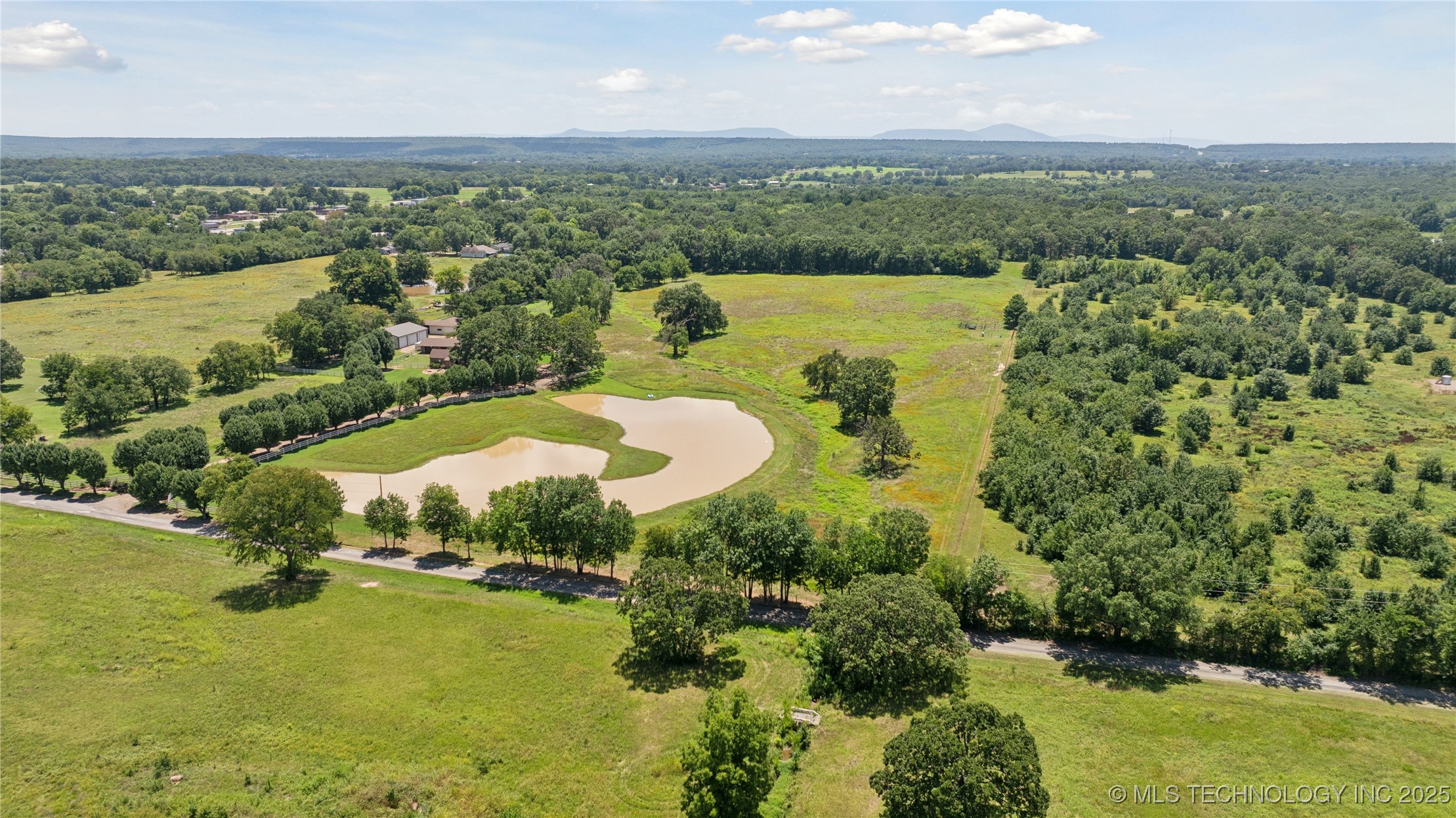 Pocola, Oklahoma, 74902, United States, 3 Bedrooms Bedrooms, ,3 BathroomsBathrooms,Residential,For Sale,1903793