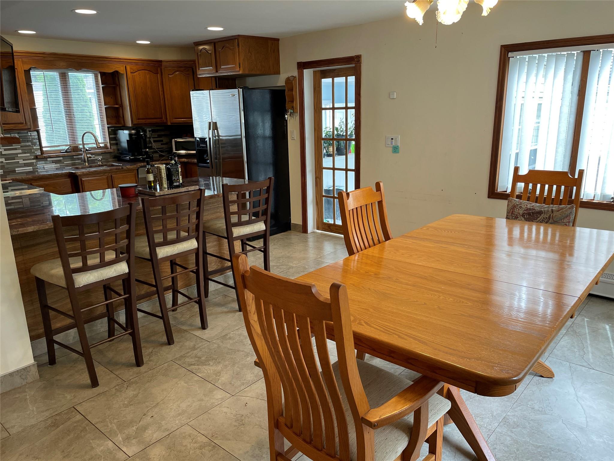 West Islip, New York, 11795, United States, 4 Bedrooms Bedrooms, ,3 BathroomsBathrooms,Residential,For Sale,1869198